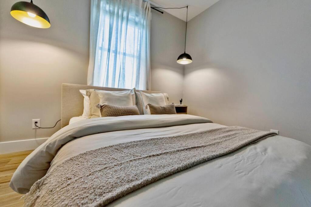 Brand New Cozy Modern Bungalow W/Hot Tub+Movieroom 7 Min From Uptown Charlotte Eksteriør bilde