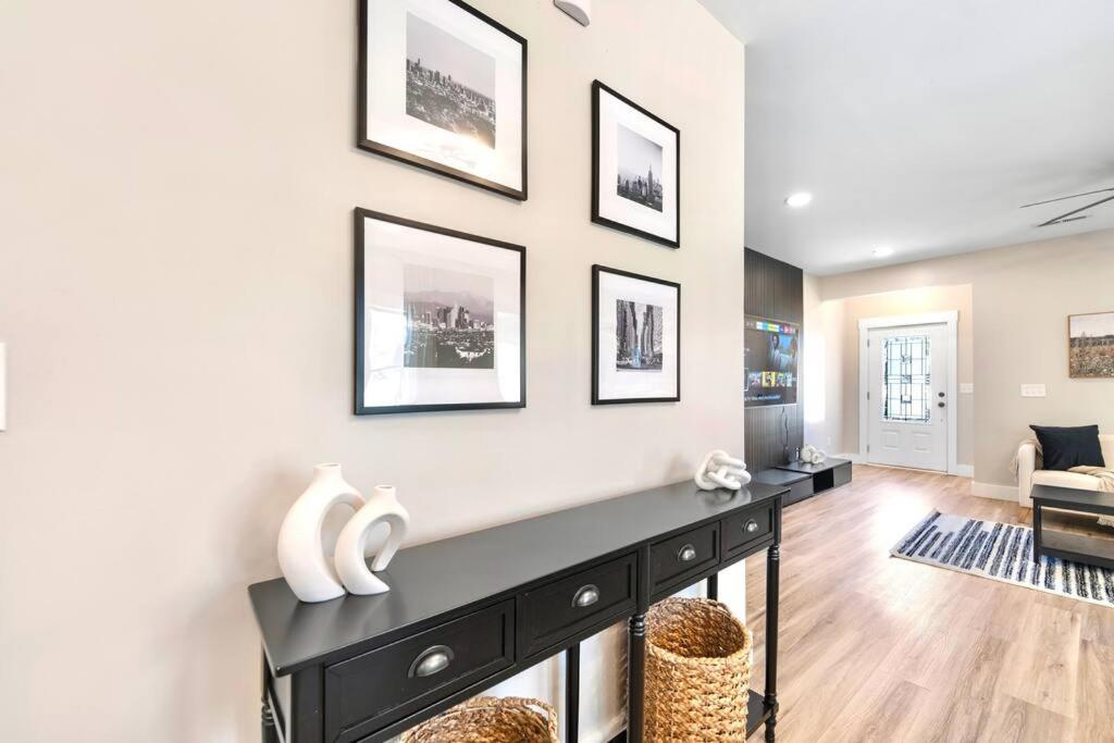 Brand New Cozy Modern Bungalow W/Hot Tub+Movieroom 7 Min From Uptown Charlotte Eksteriør bilde