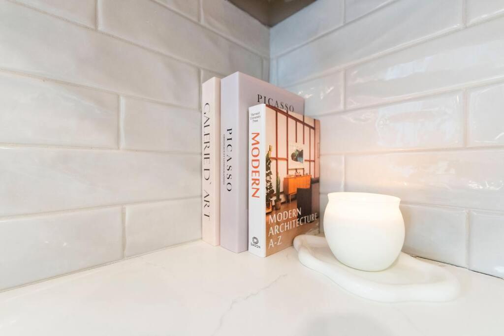 Brand New Cozy Modern Bungalow W/Hot Tub+Movieroom 7 Min From Uptown Charlotte Eksteriør bilde