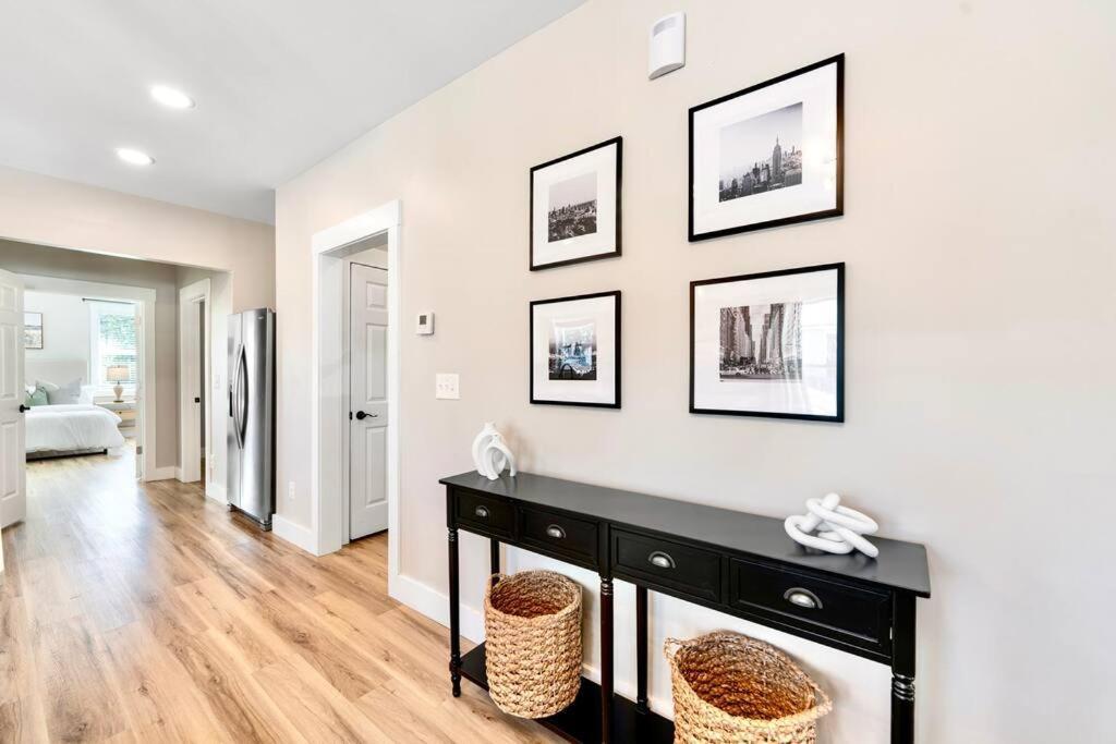 Brand New Cozy Modern Bungalow W/Hot Tub+Movieroom 7 Min From Uptown Charlotte Eksteriør bilde