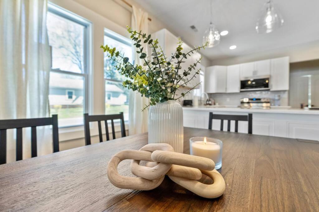 Brand New Cozy Modern Bungalow W/Hot Tub+Movieroom 7 Min From Uptown Charlotte Eksteriør bilde